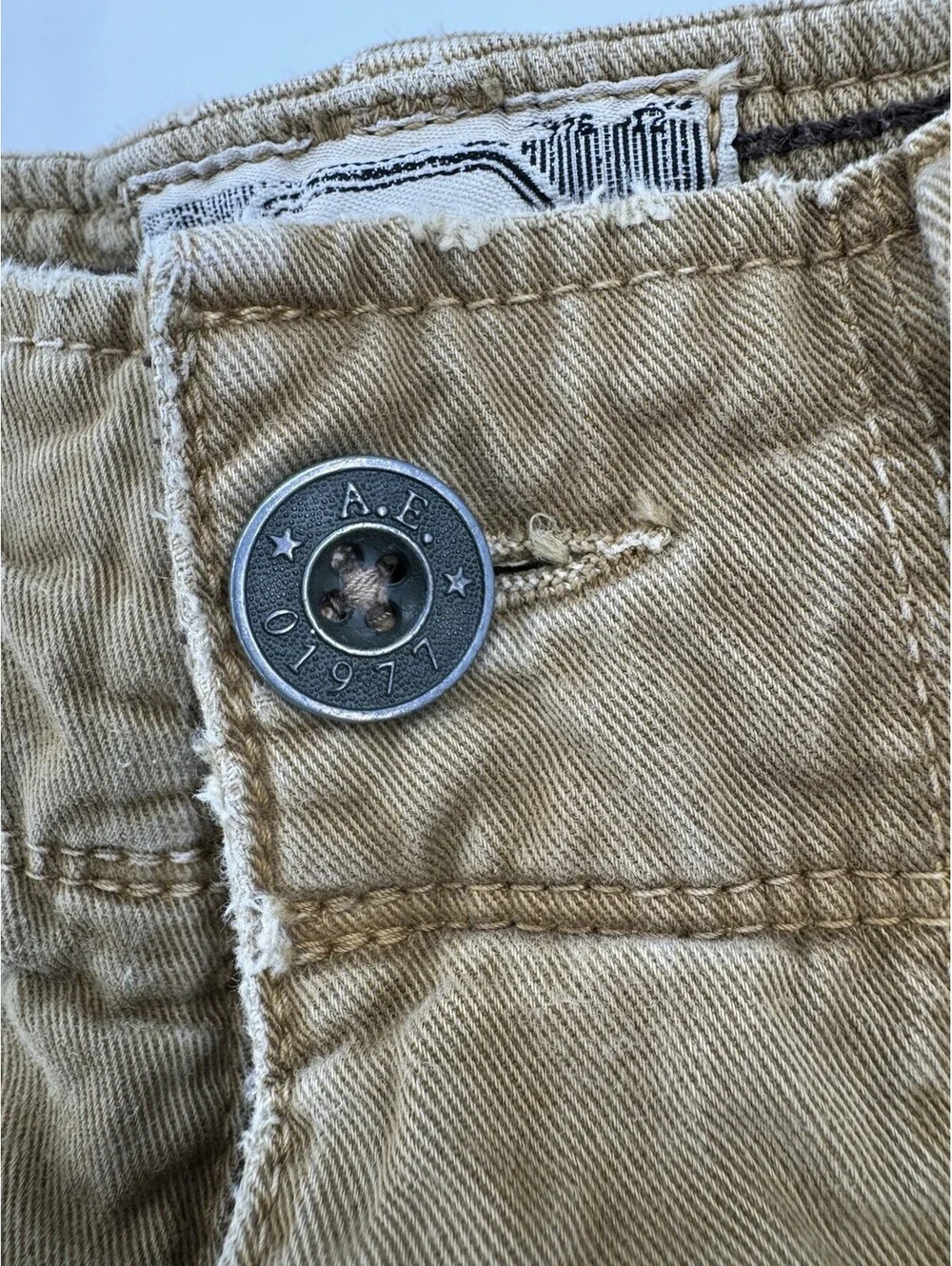 Vintage Y2K American Eagle Khaki Cargo Shorts Size 32